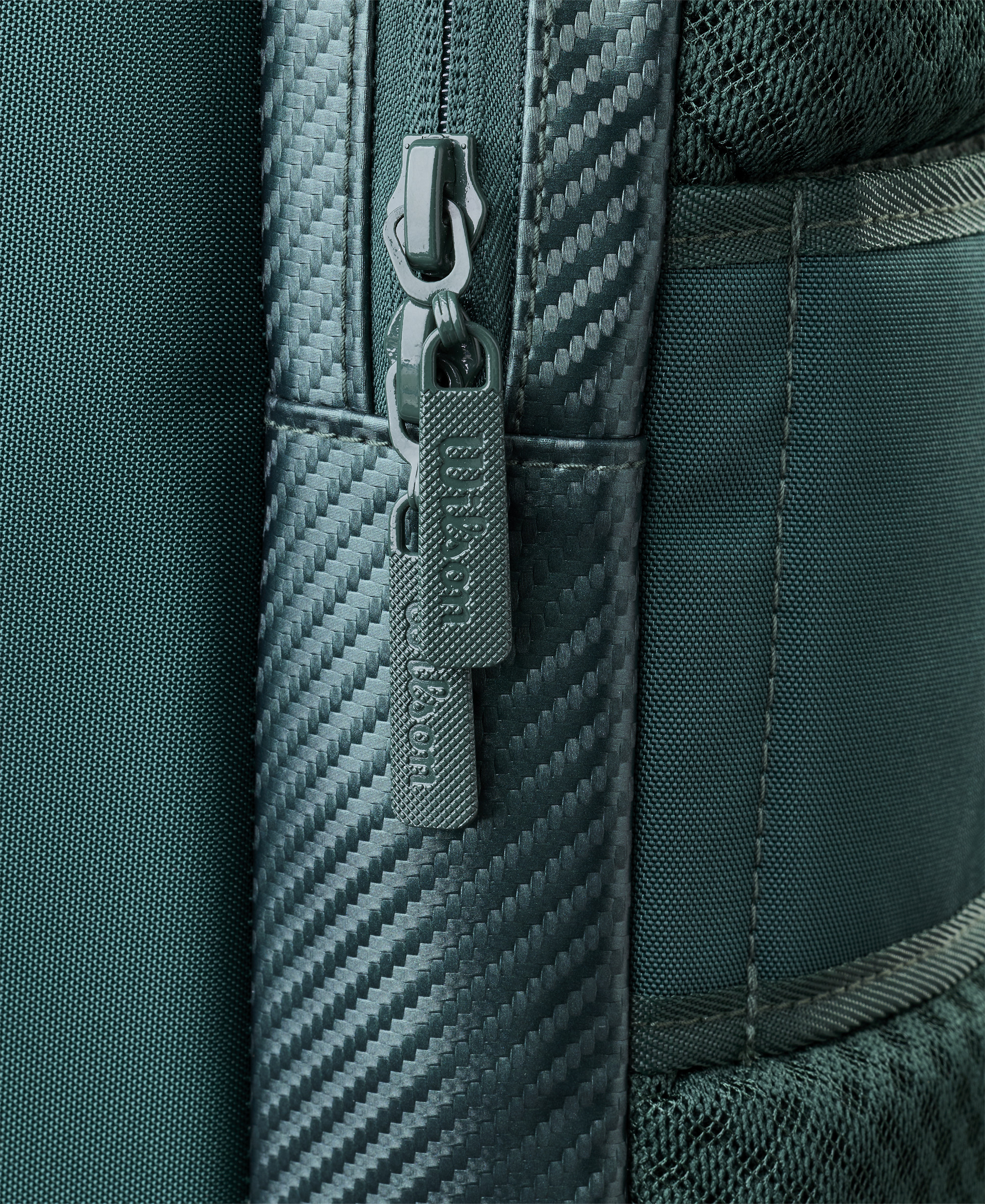 WR8056101_8_BLADE_V10_BACKPACK_Green.png.high-res