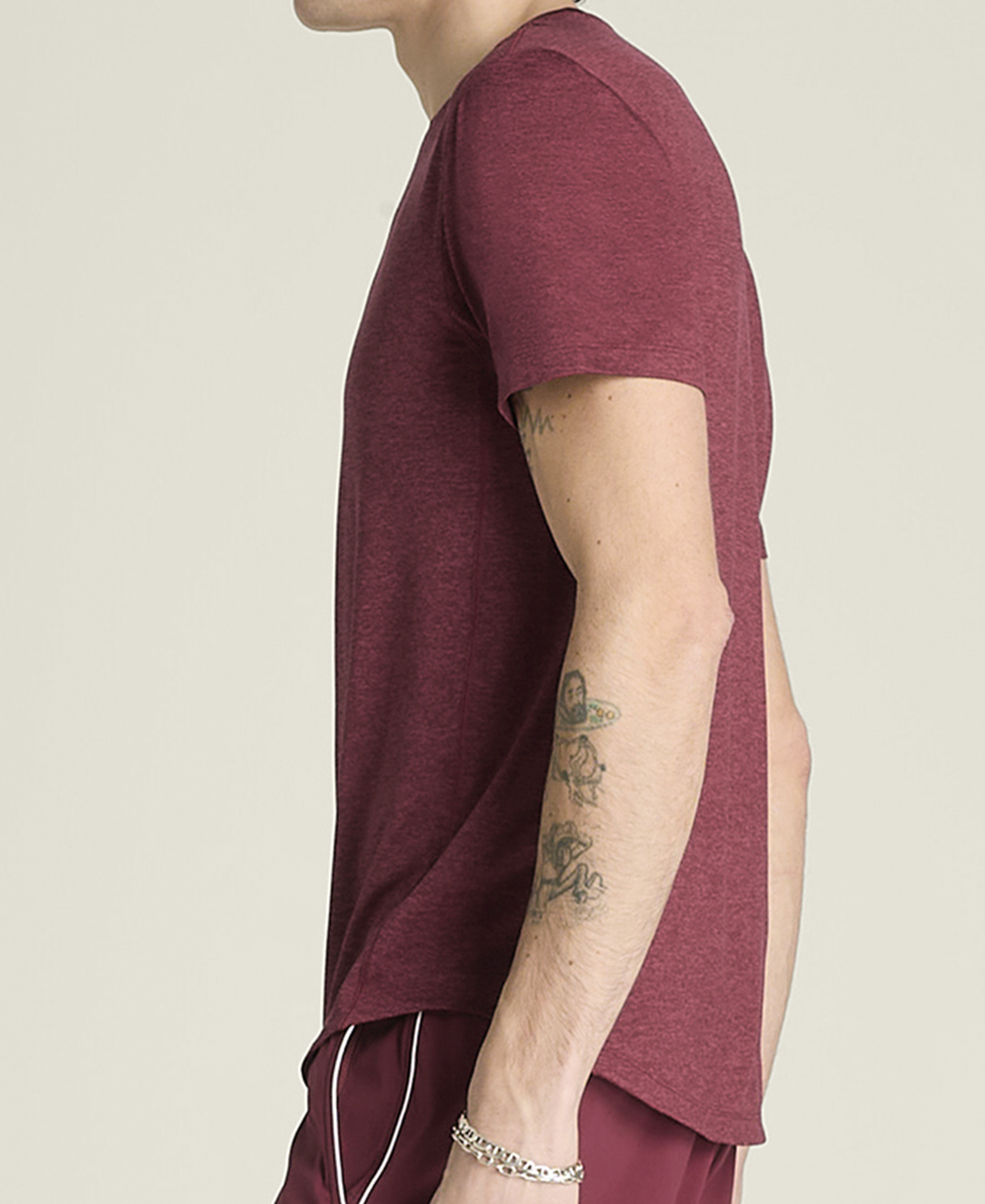 WM00011R046001_48_EVERYDAY_PERFORMANCE_TEE_M_CRANBERRY.png.high-res