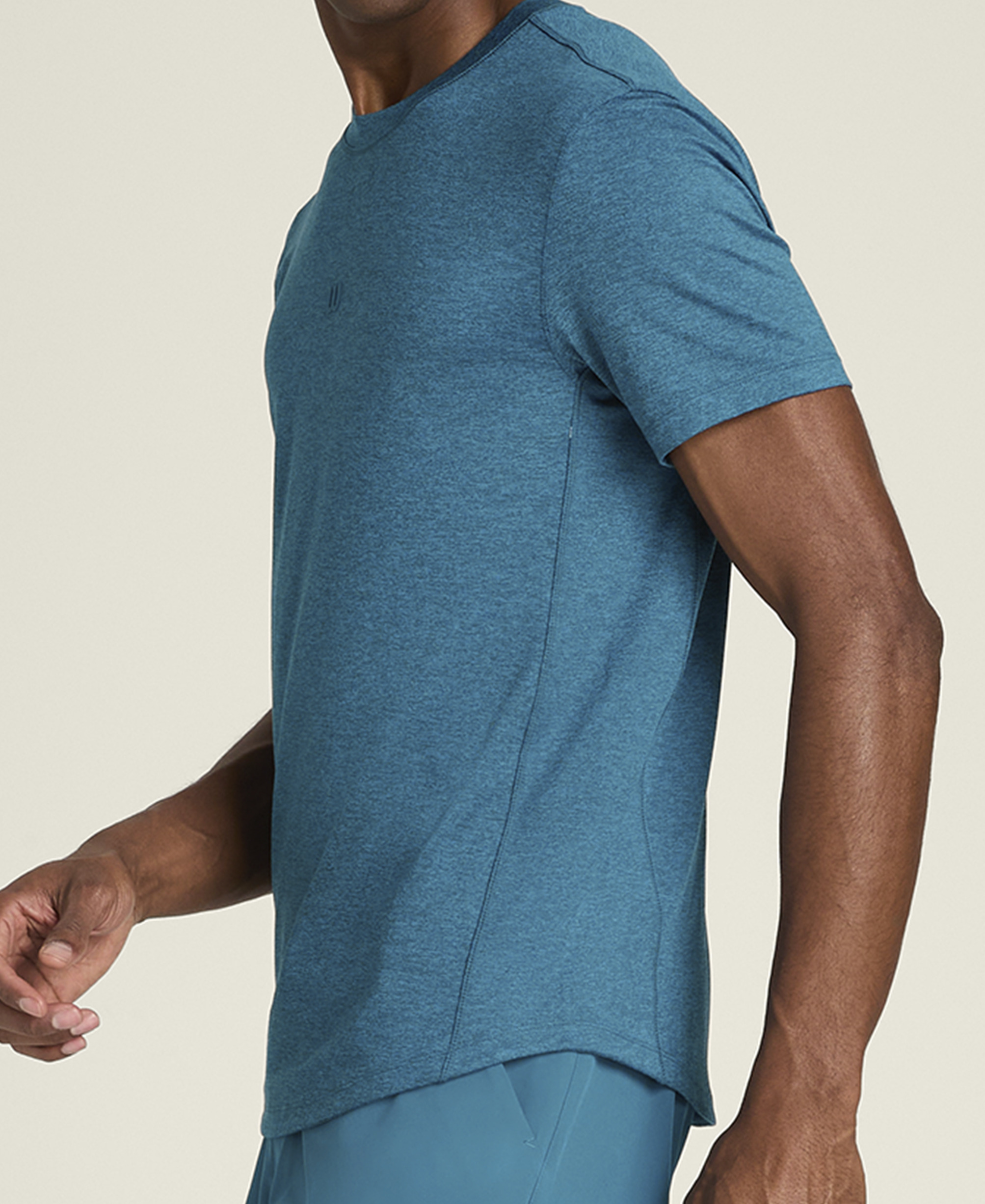 WM00011U050002_48_EVERYDAY_PERFORMANCE_TEE_M_LYONS_BLUE.png.high-res